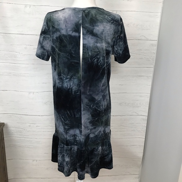 NWT KARLIE VELVET VNECK DRESS - Picture 8 of 9